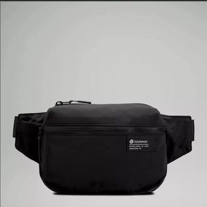 New no tags Lululemon cleans lines belt bag black